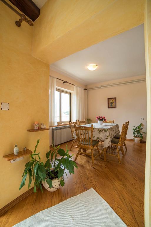 Apartment Anica Palit Екстер'єр фото
