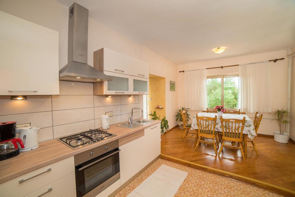 Apartment Anica Palit Екстер'єр фото
