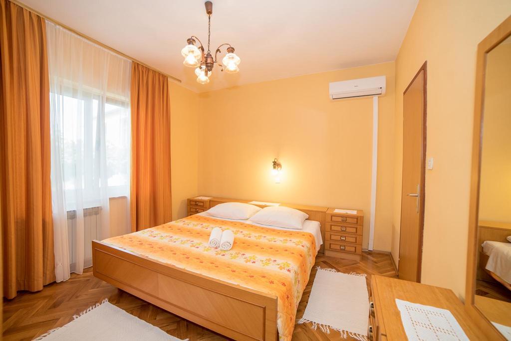 Apartment Anica Palit Екстер'єр фото